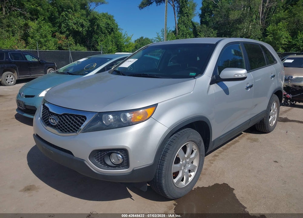 2013 KIA SORENTO LX VIN: 5XYKT3A13DG408551