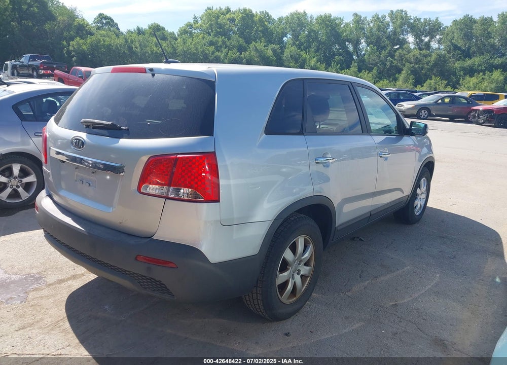 2013 KIA SORENTO LX VIN: 5XYKT3A13DG408551