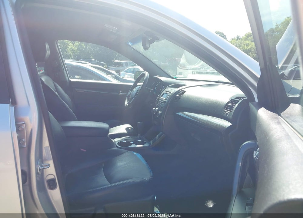 2013 KIA SORENTO LX VIN: 5XYKT3A13DG408551