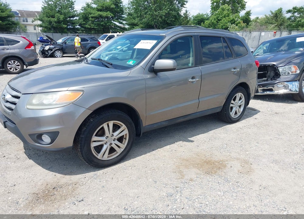 2012 HYUNDAI SANTA FE VIN: 5XYZK3AB3CG141744