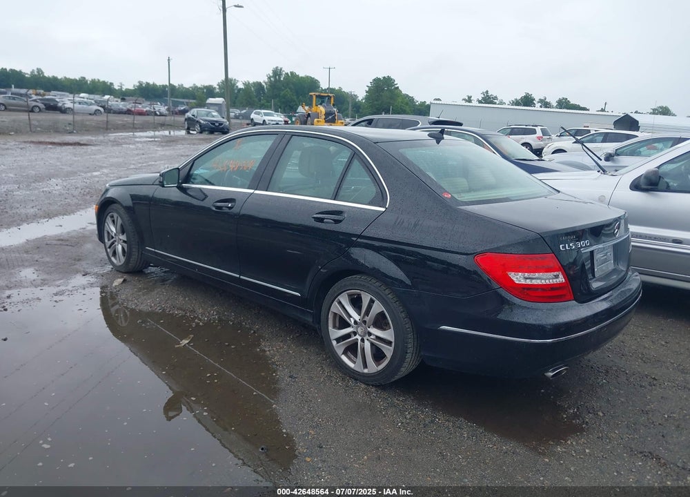 2013 MERCEDES-BENZ C VIN: WDDGF8AB8DG119588