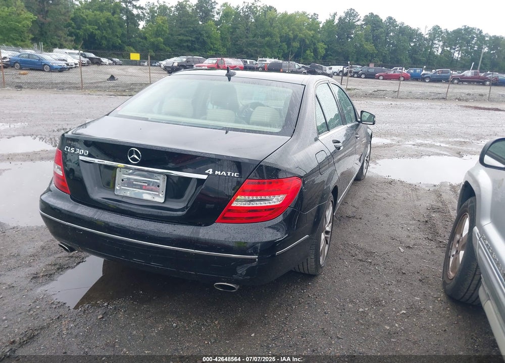 2013 MERCEDES-BENZ C VIN: WDDGF8AB8DG119588