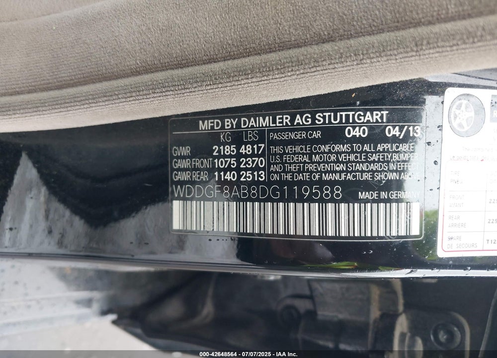 2013 MERCEDES-BENZ C VIN: WDDGF8AB8DG119588