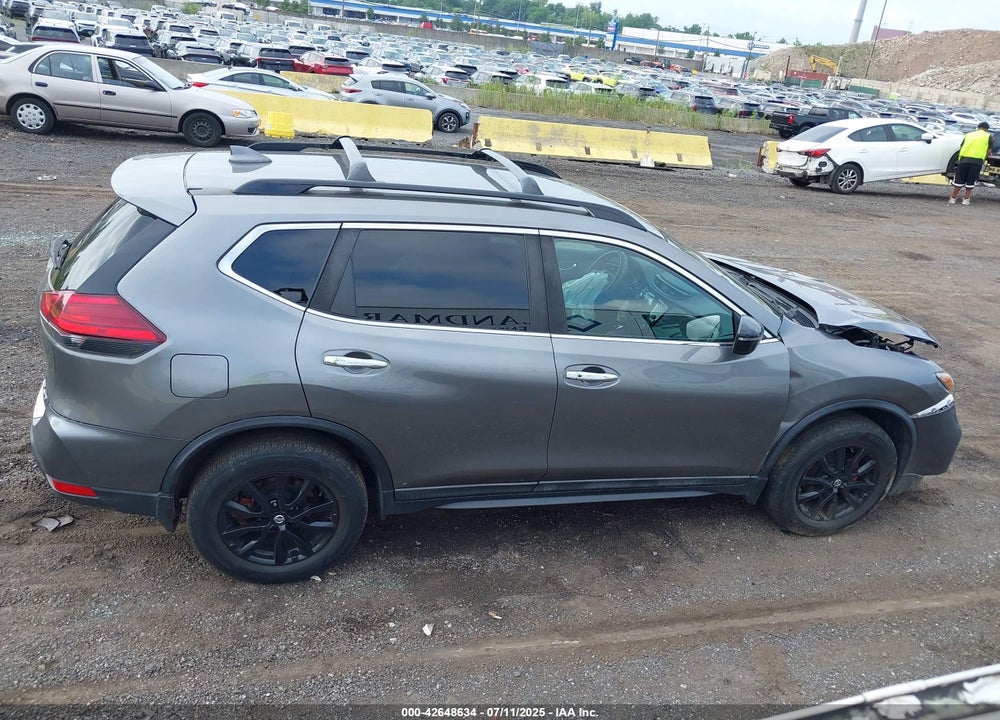 2017 NISSAN ROGUE VIN: 5N1AT2MV8HC800189