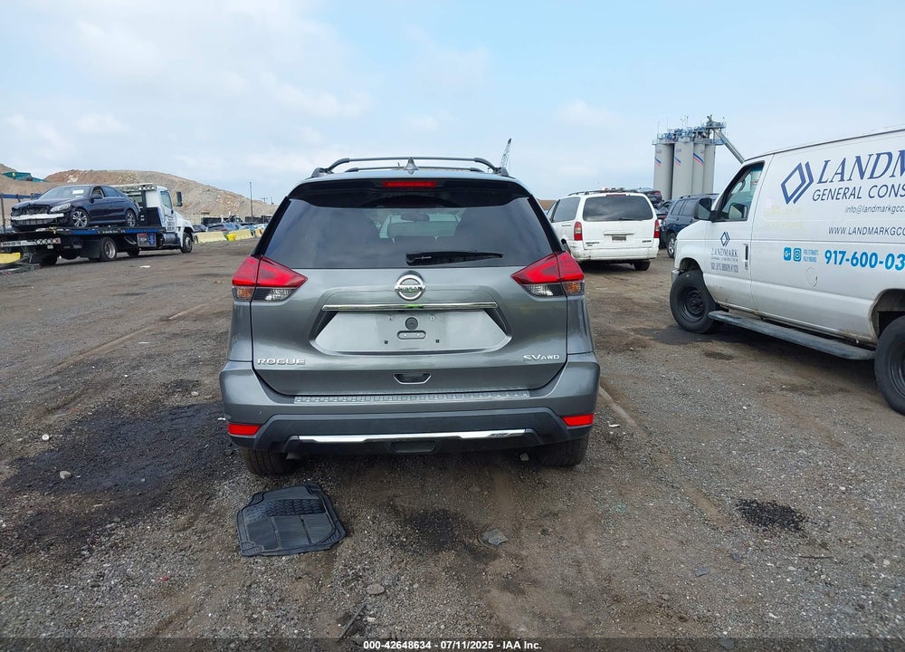 2017 NISSAN ROGUE VIN: 5N1AT2MV8HC800189