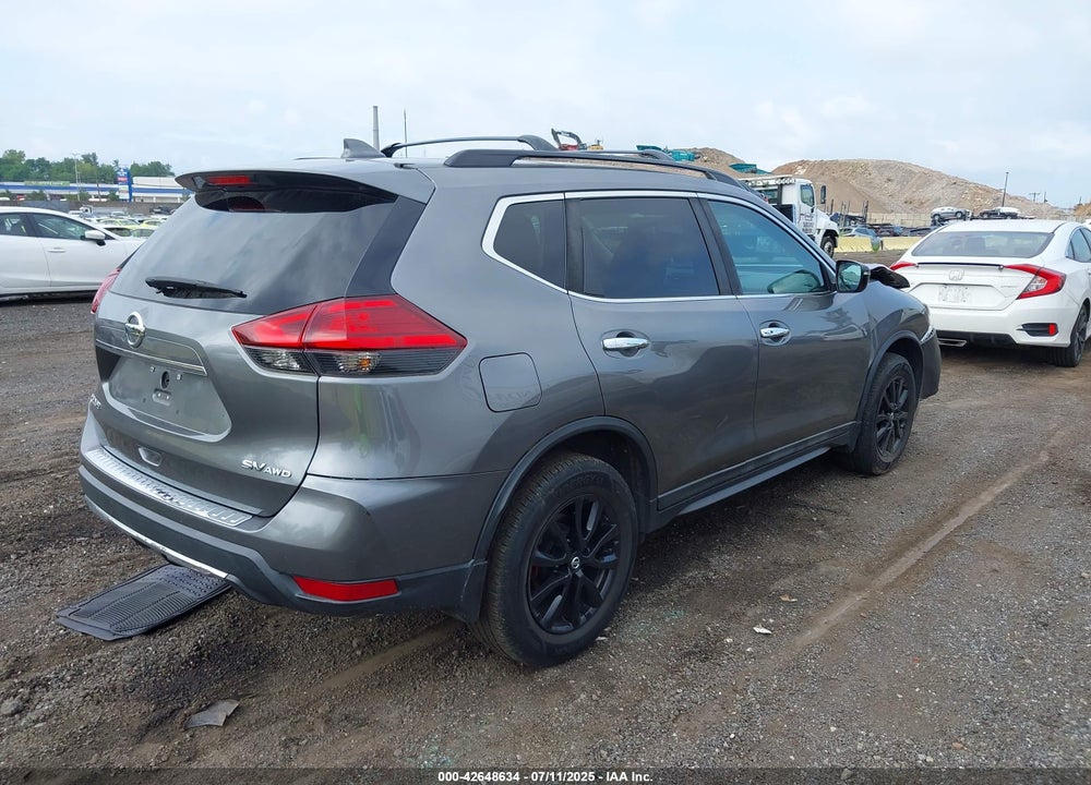 2017 NISSAN ROGUE VIN: 5N1AT2MV8HC800189