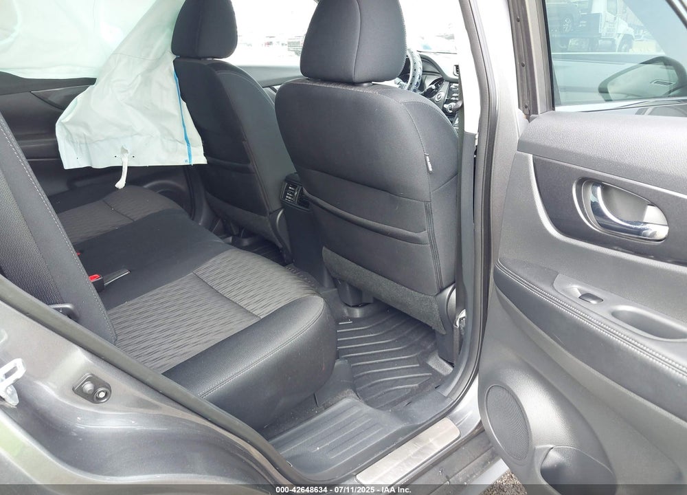 2017 NISSAN ROGUE VIN: 5N1AT2MV8HC800189
