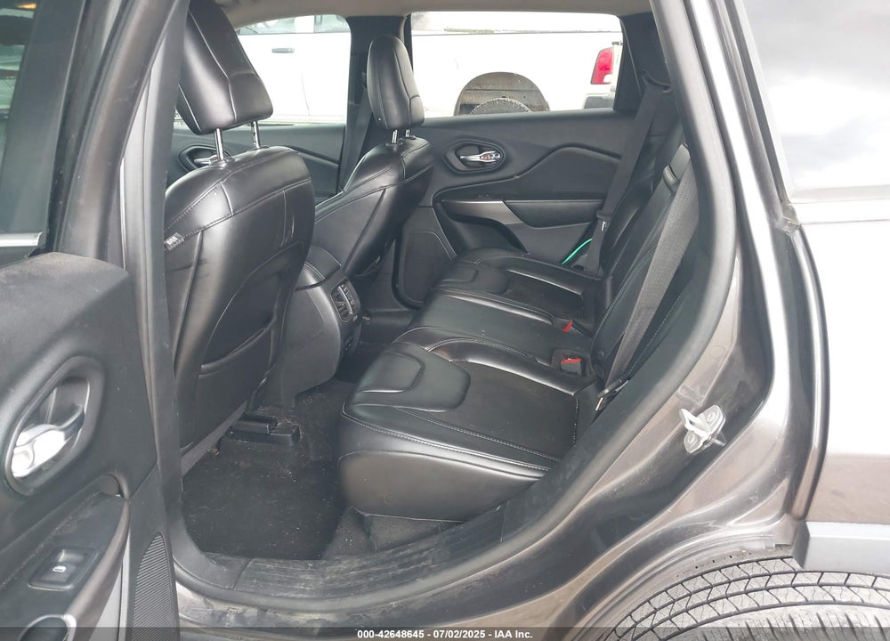 2019 JEEP CHEROKEE VIN: 1C4PJLLB3KD249480