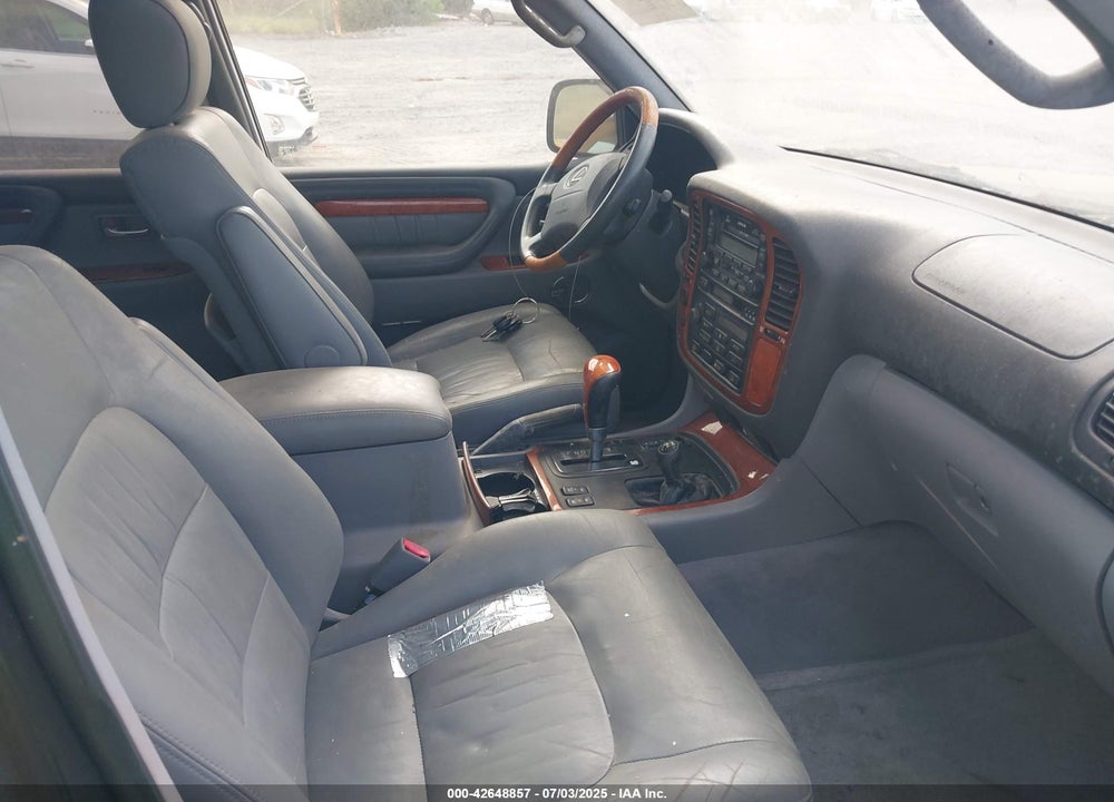 2001 LEXUS LX 470 VIN: JTJHT00W113502981