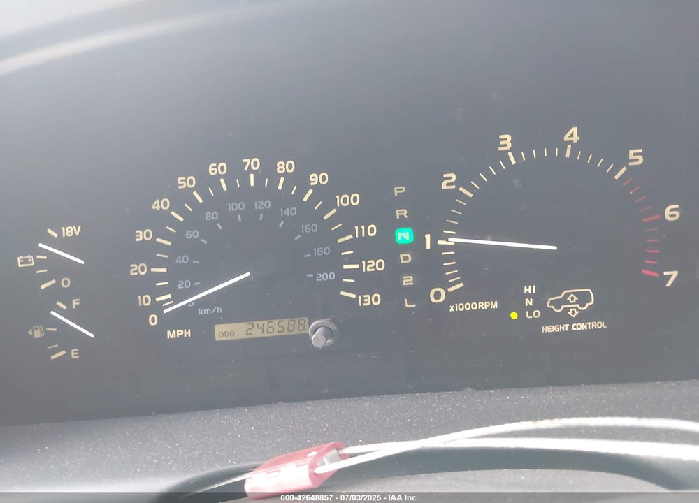 2001 LEXUS LX 470 VIN: JTJHT00W113502981