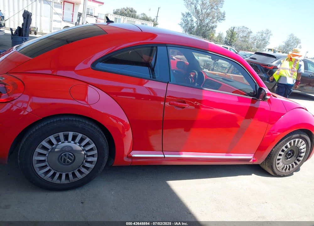 2013 VOLKSWAGEN BEETLE VIN: 3VWJP7AT3DM659854