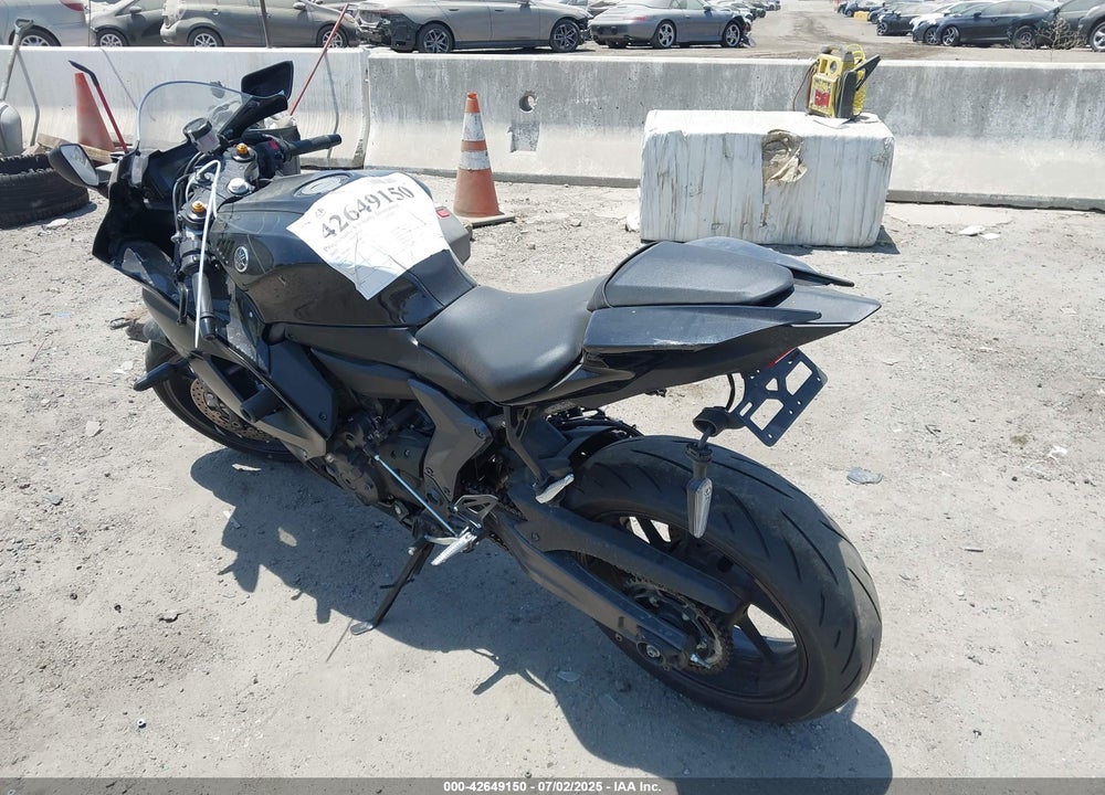 2025 YAMAHA YZFR7 VIN: JYARM38Y9SA003351