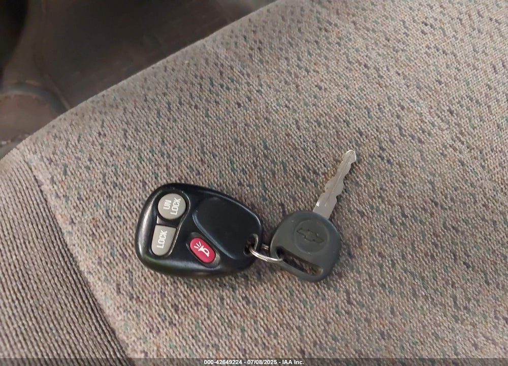 2005 CHEVROLET ASTRO VIN: 1GNEL19X35B123362