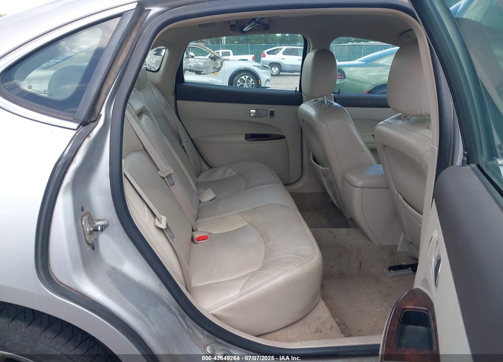 2009 BUICK LACROSSE VIN: 2G4WD582091243452