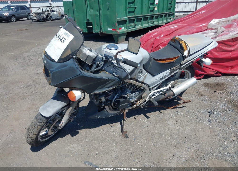 1986 HONDA VF500 F VIN: JH2PC1200GM205143