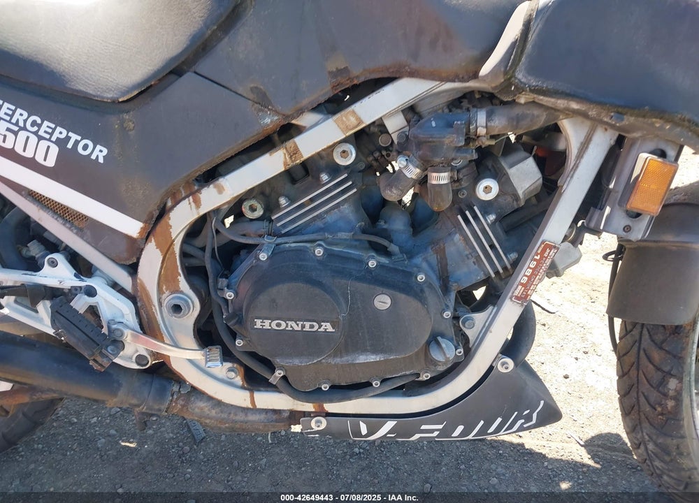 1986 HONDA VF500 F VIN: JH2PC1200GM205143
