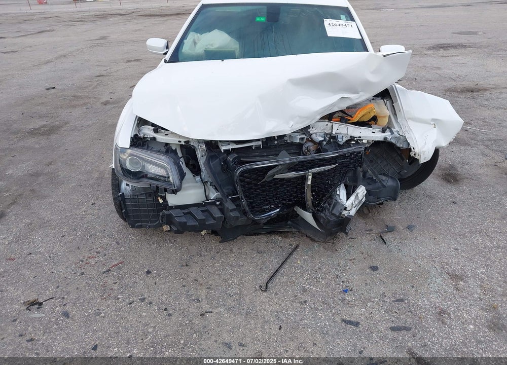 2019 CHRYSLER 300 VIN: 2C3CCABG4KH708162