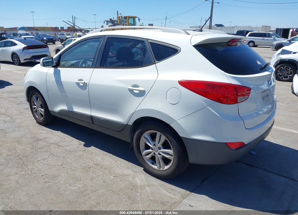 2011 HYUNDAI TUCSON VIN: KM8JU3AC1BU215431