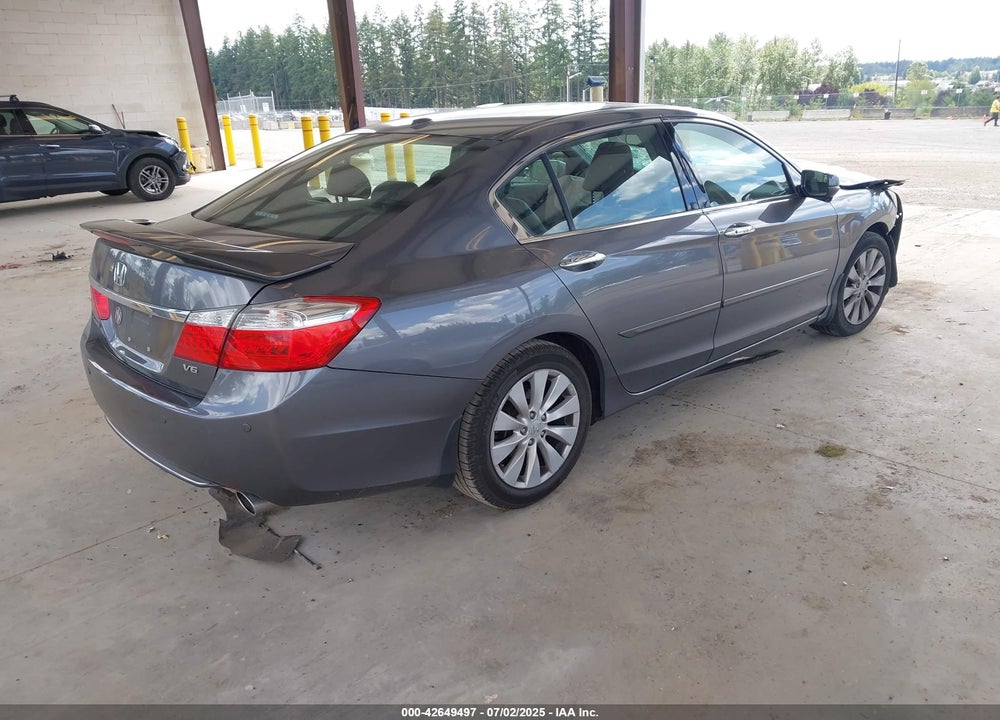 2013 HONDA ACCORD EX-L V-6 VIN: 1HGCR3F82DA048957