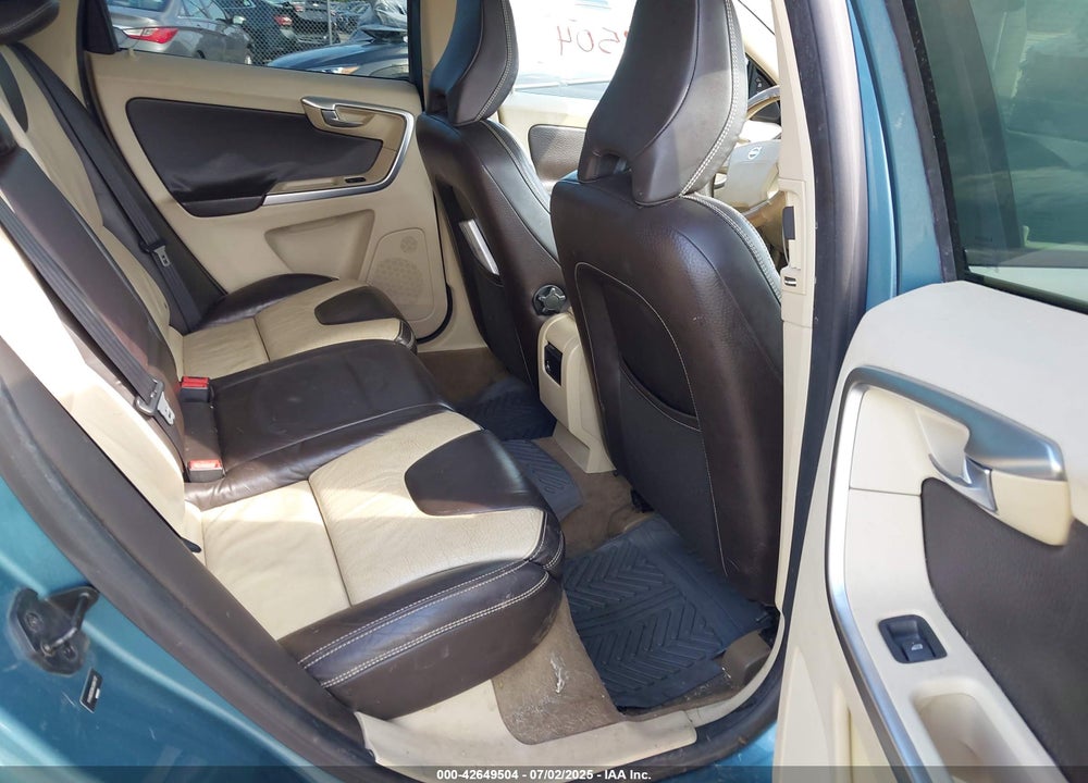 2010 VOLVO XC60 VIN: YV4982DZ8A2084737