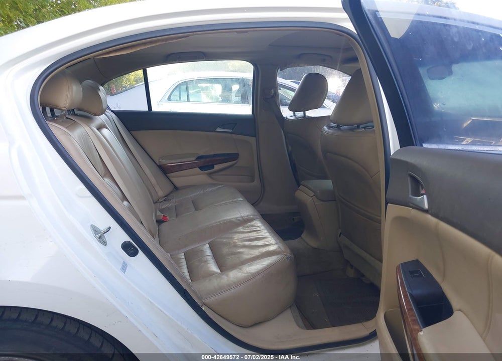 2008 HONDA ACCORD VIN: 1HGCP26878A030332