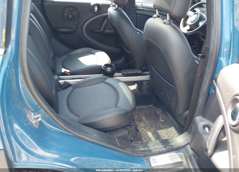 2011 MINI COOPER S VIN: WMWZC5C57BWM11279