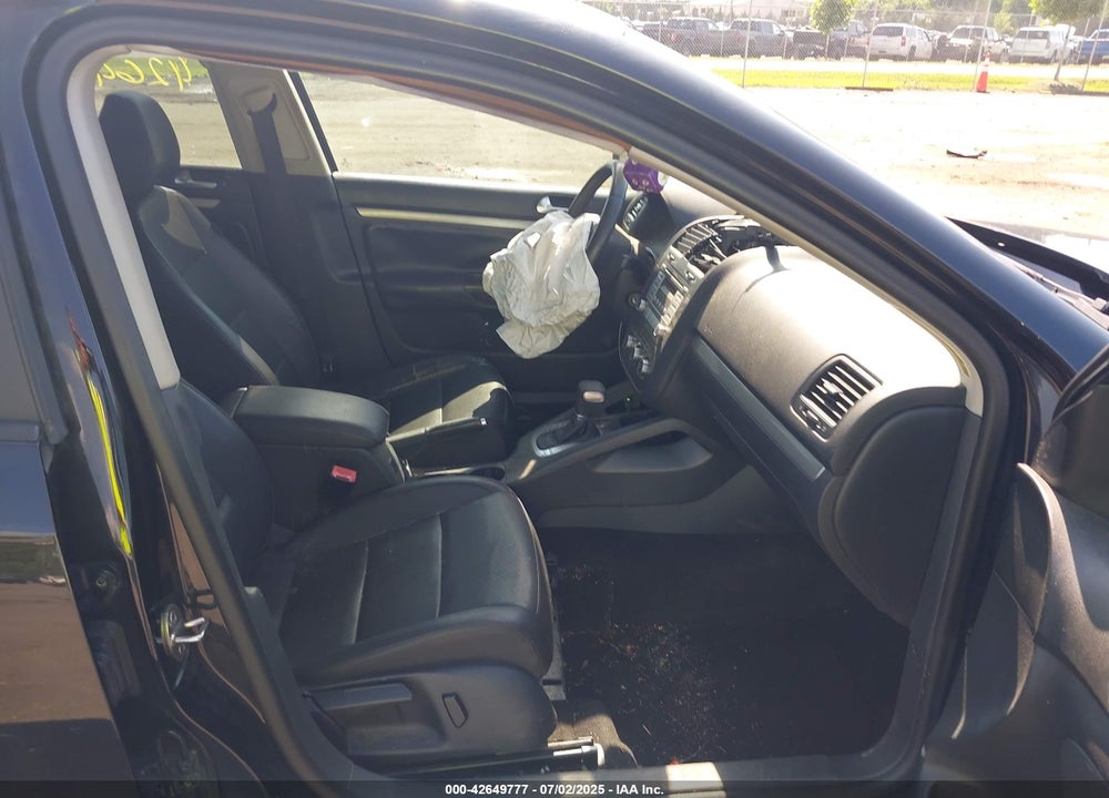 2010 VOLKSWAGEN JETTA VIN: 3VWRX7AJ3AM159061