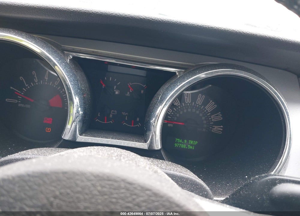 2008 FORD MUSTANG VIN: 1ZVHT82H585175903