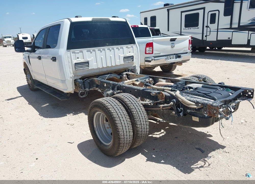 2021 FORD F-350 CHASSIS XL VIN: 1FD8W3GN0MED45196