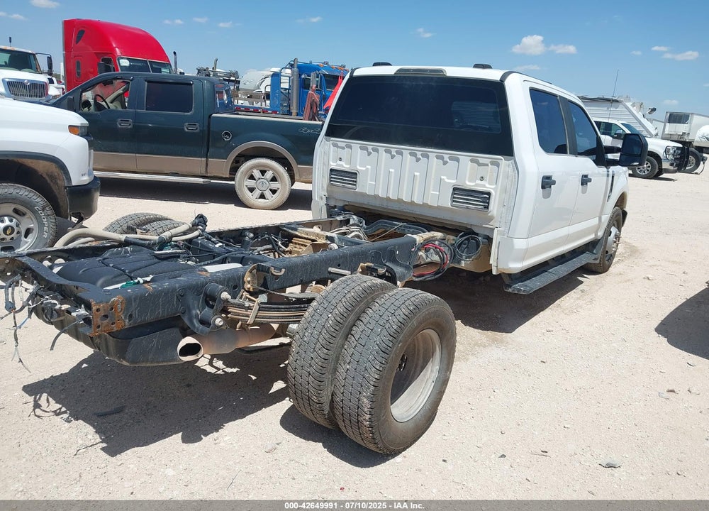 2021 FORD F-350 CHASSIS XL VIN: 1FD8W3GN0MED45196