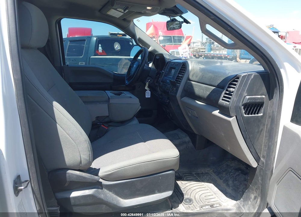 2021 FORD F-350 CHASSIS XL VIN: 1FD8W3GN0MED45196