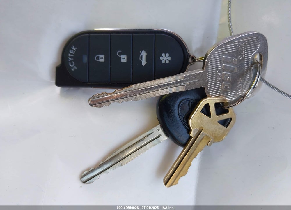 2005 TOYOTA COROLLA LE VIN: 1NXBR32E75Z424893