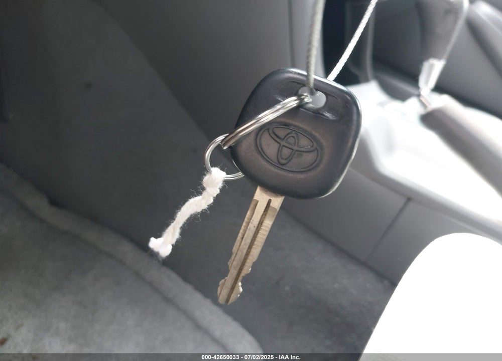 2005 TOYOTA CAMRY SOLARA SLE VIN: 4T1CE30PX5U976490