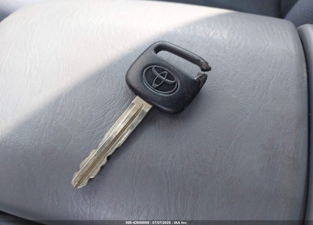 2003 TOYOTA RAV4 VIN: JTEGH20V530105471