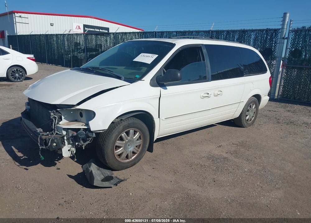 2005 CHRYSLER TOWN & COUNTRY VIN: 2C4GP64L15R117214