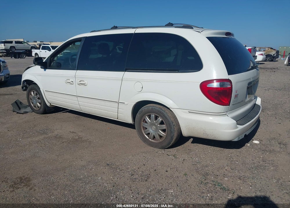 2005 CHRYSLER TOWN & COUNTRY VIN: 2C4GP64L15R117214