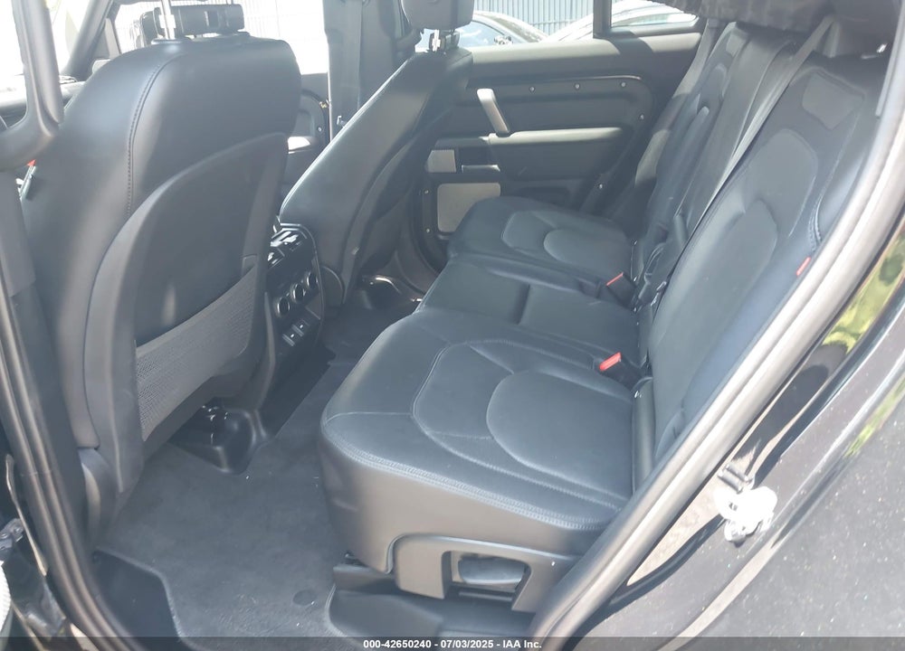 2024 LAND ROVER DEFENDER VIN: SALE2FEU5R2258765