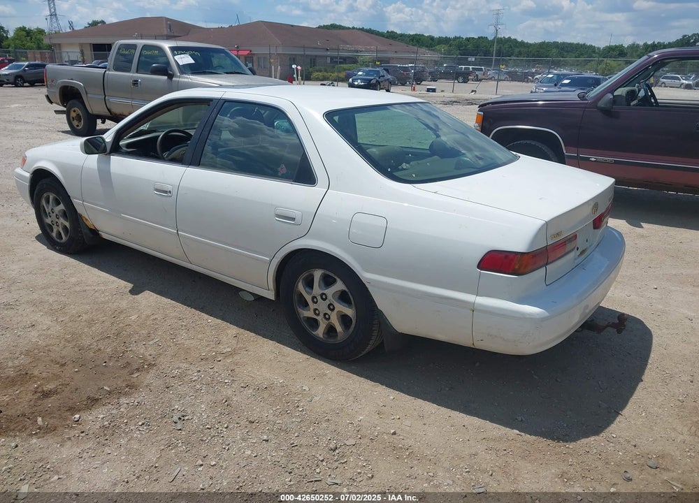 1998 TOYOTA CAMRY VIN: 4T1BF28K7WU070231