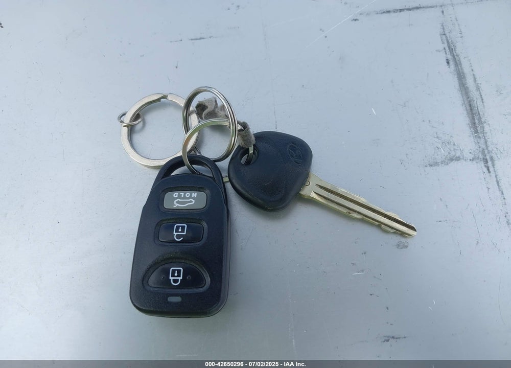 2017 HYUNDAI ELANTRA VIN: 5NPD74LF1HH155613