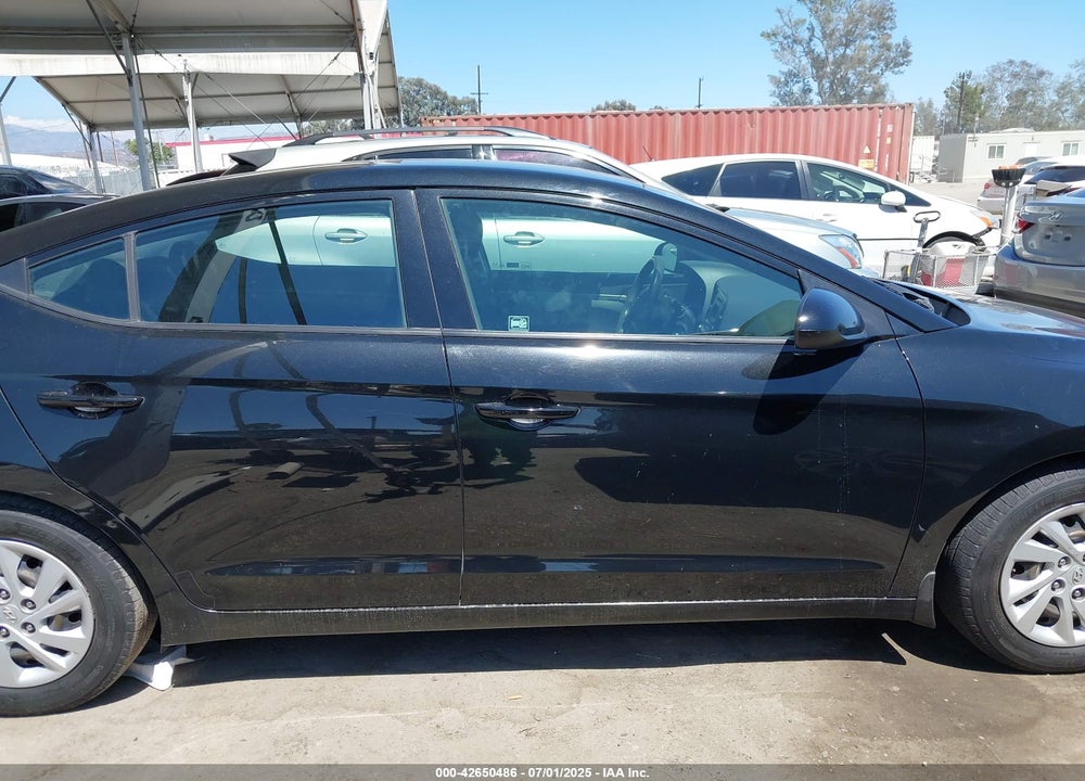 2018 HYUNDAI ELANTRA VIN: 5NPD74LF6JH320819