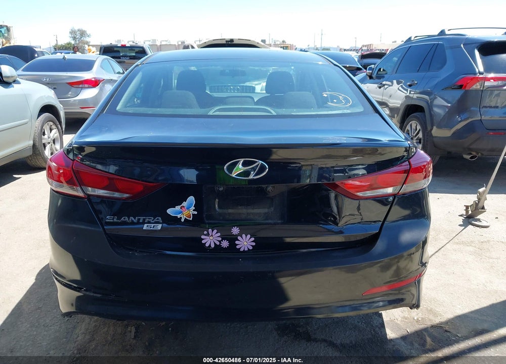 2018 HYUNDAI ELANTRA VIN: 5NPD74LF6JH320819