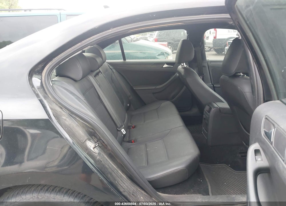 2011 VOLKSWAGEN JETTA VIN: 3VWBX7AJ2BM393579