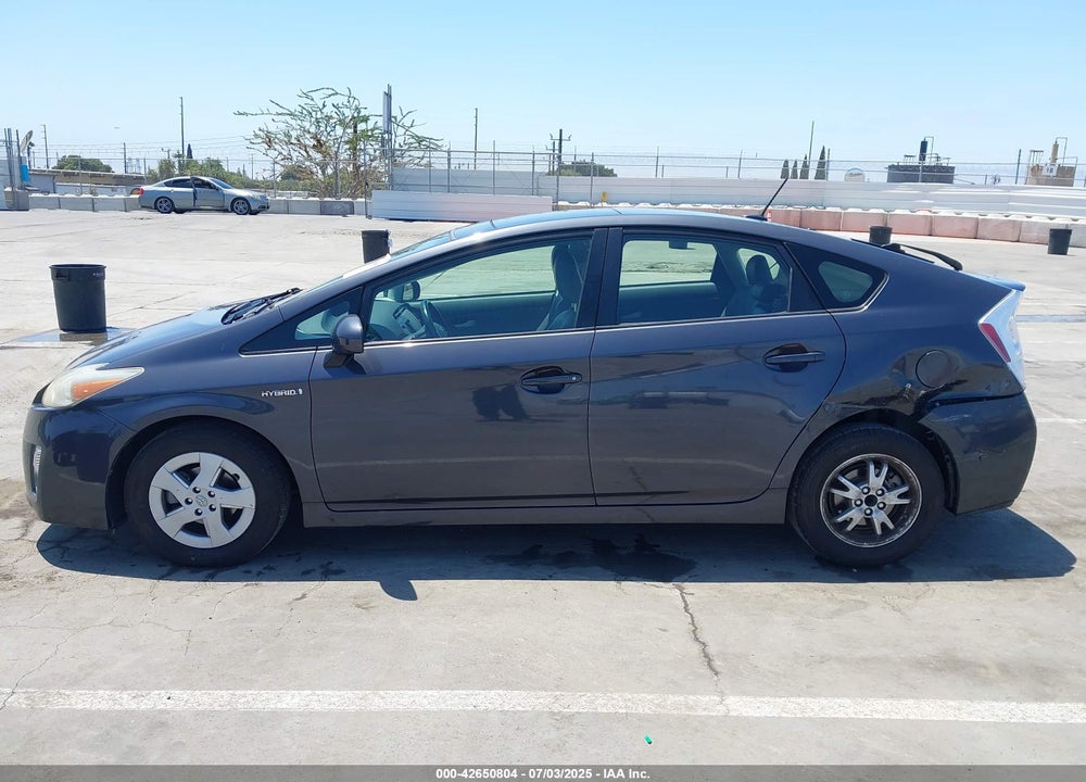 2011 TOYOTA PRIUS FOUR VIN: JTDKN3DU5B1386856
