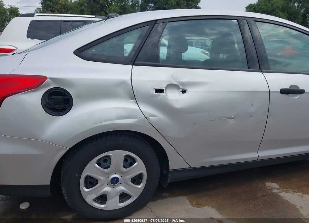 2015 FORD FOCUS VIN: 1FADP3E20FL368281