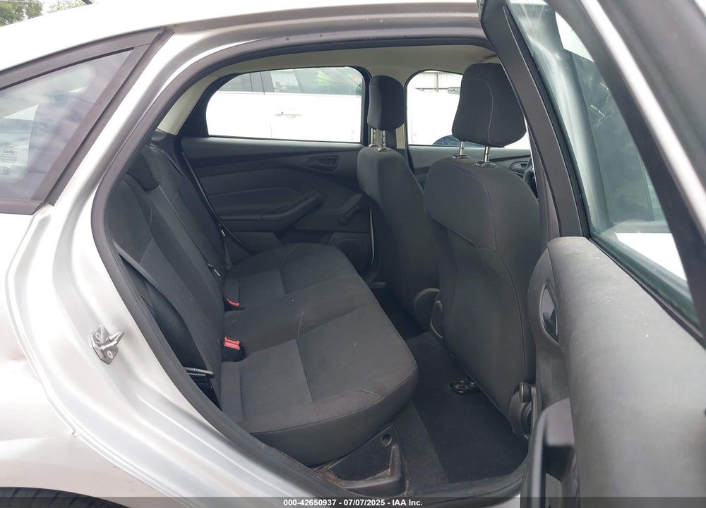 2015 FORD FOCUS VIN: 1FADP3E20FL368281