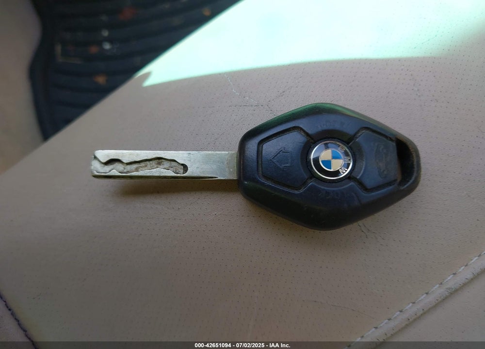 2005 BMW 325I VIN: WBAEV33485KW17615