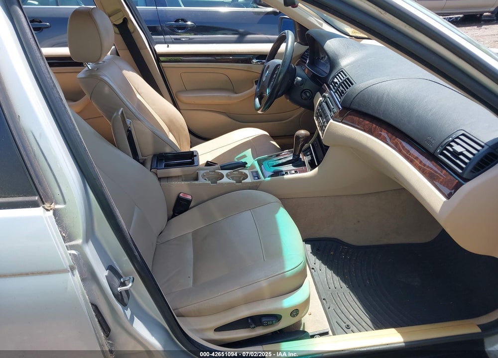 2005 BMW 325I VIN: WBAEV33485KW17615