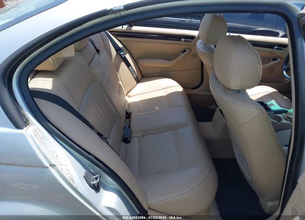 2005 BMW 325I VIN: WBAEV33485KW17615