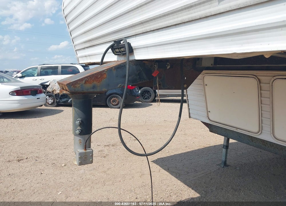 1997 WILDWOOD 24' 5TH WHEEL VIN: 4X4FWDC28VA030367