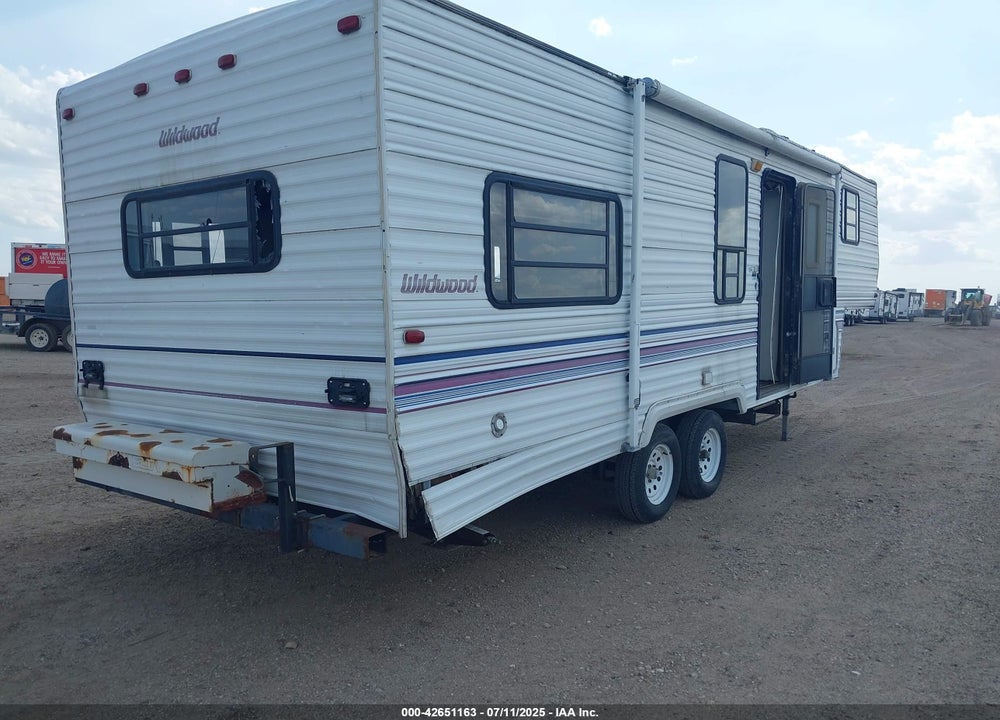 1997 WILDWOOD 24' 5TH WHEEL VIN: 4X4FWDC28VA030367